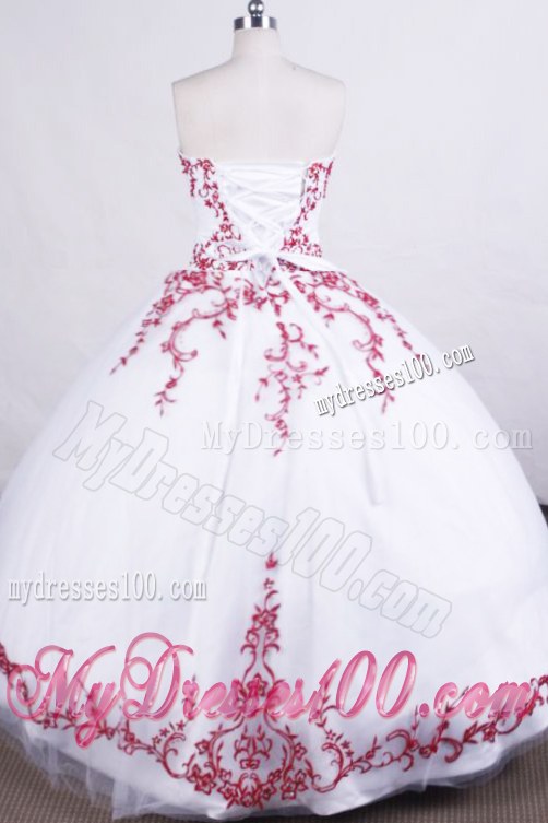 White Tulle Quinceanera Party Dress Decorated with Red Embroideries